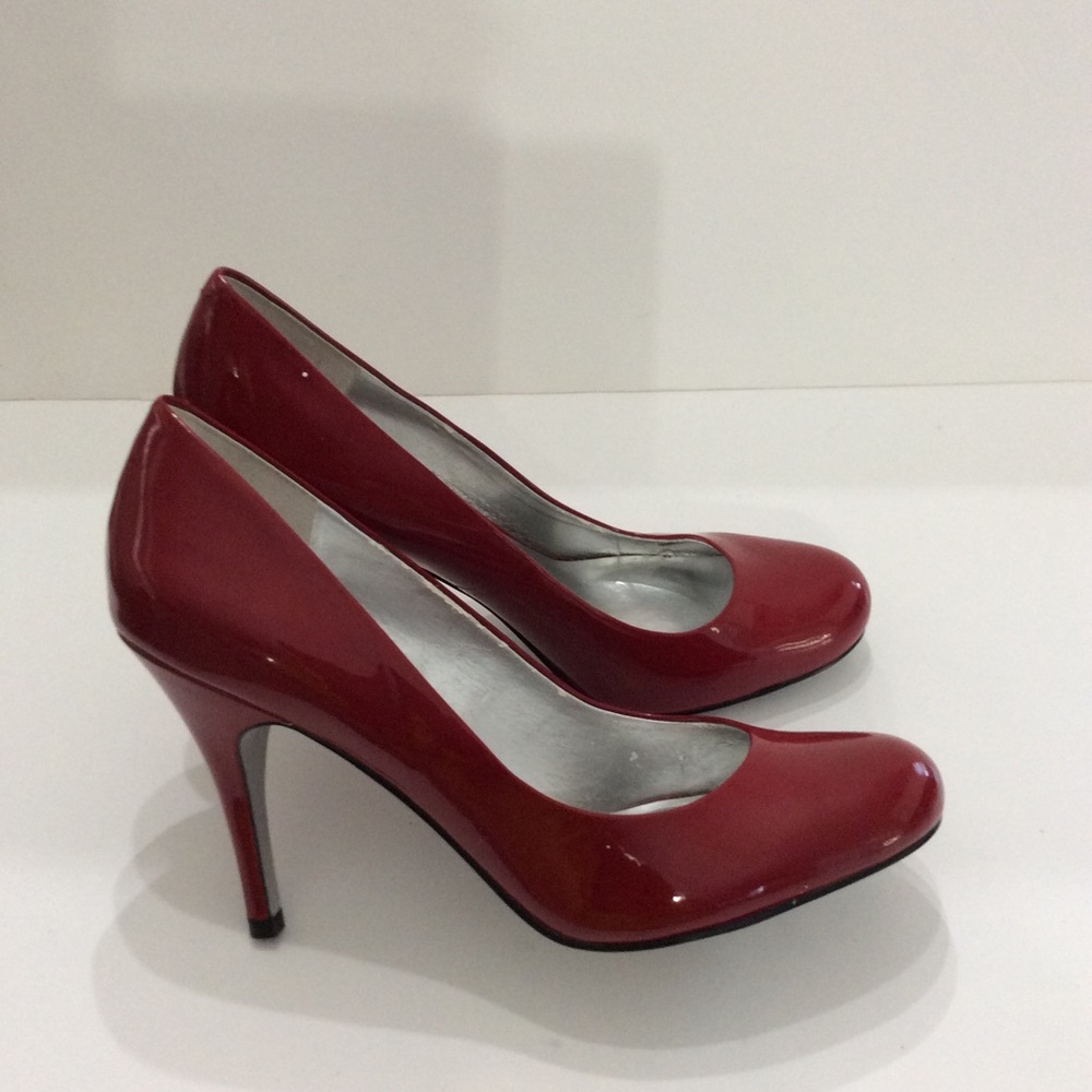 JESSICA SIMPSON Dark Red Patent Leather Pumps 8 - Picture 4 of 8